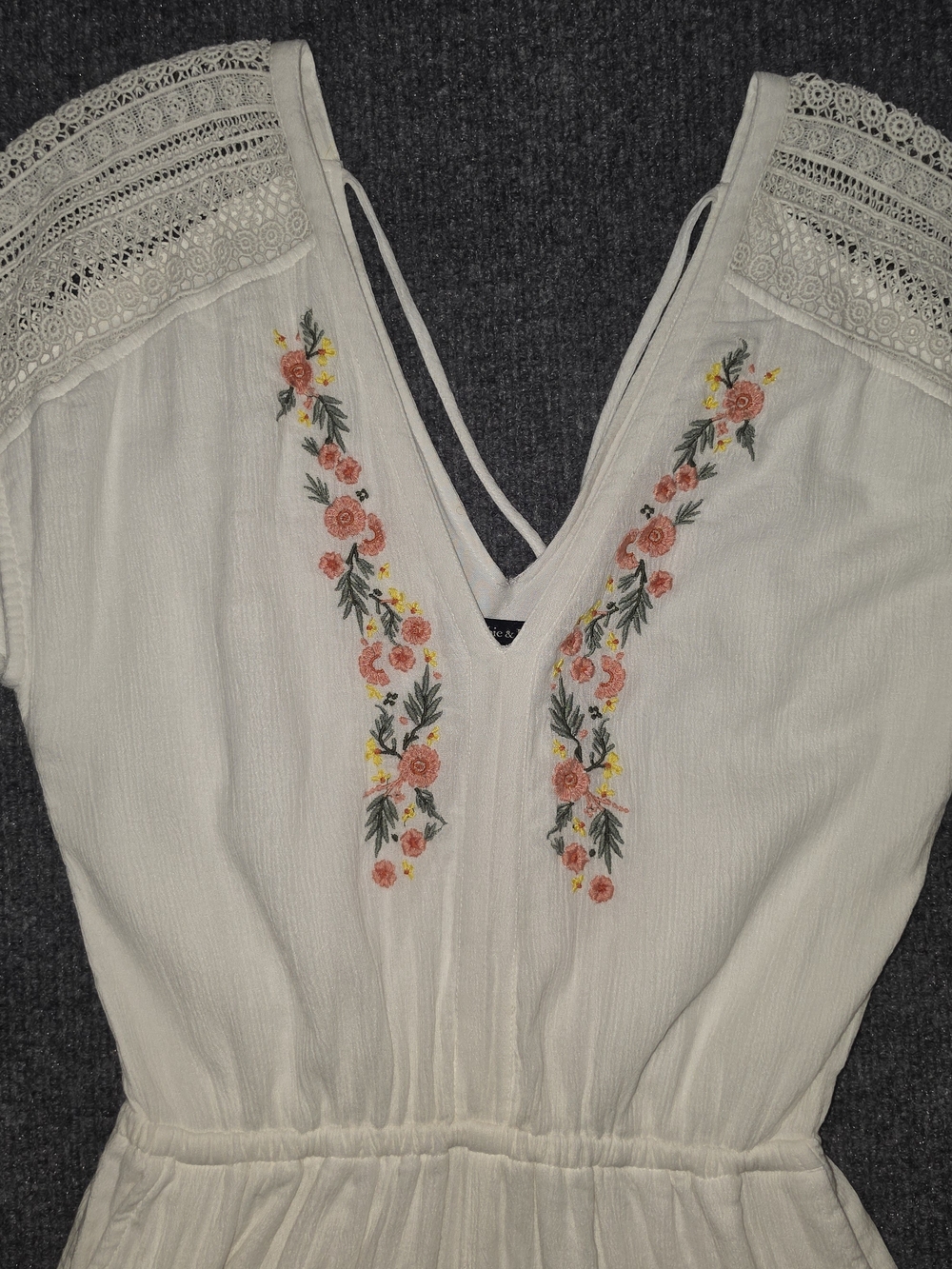 Abercrombie & Fitch White Sleeveless Romper with Back Tie - Picture 3 of 8